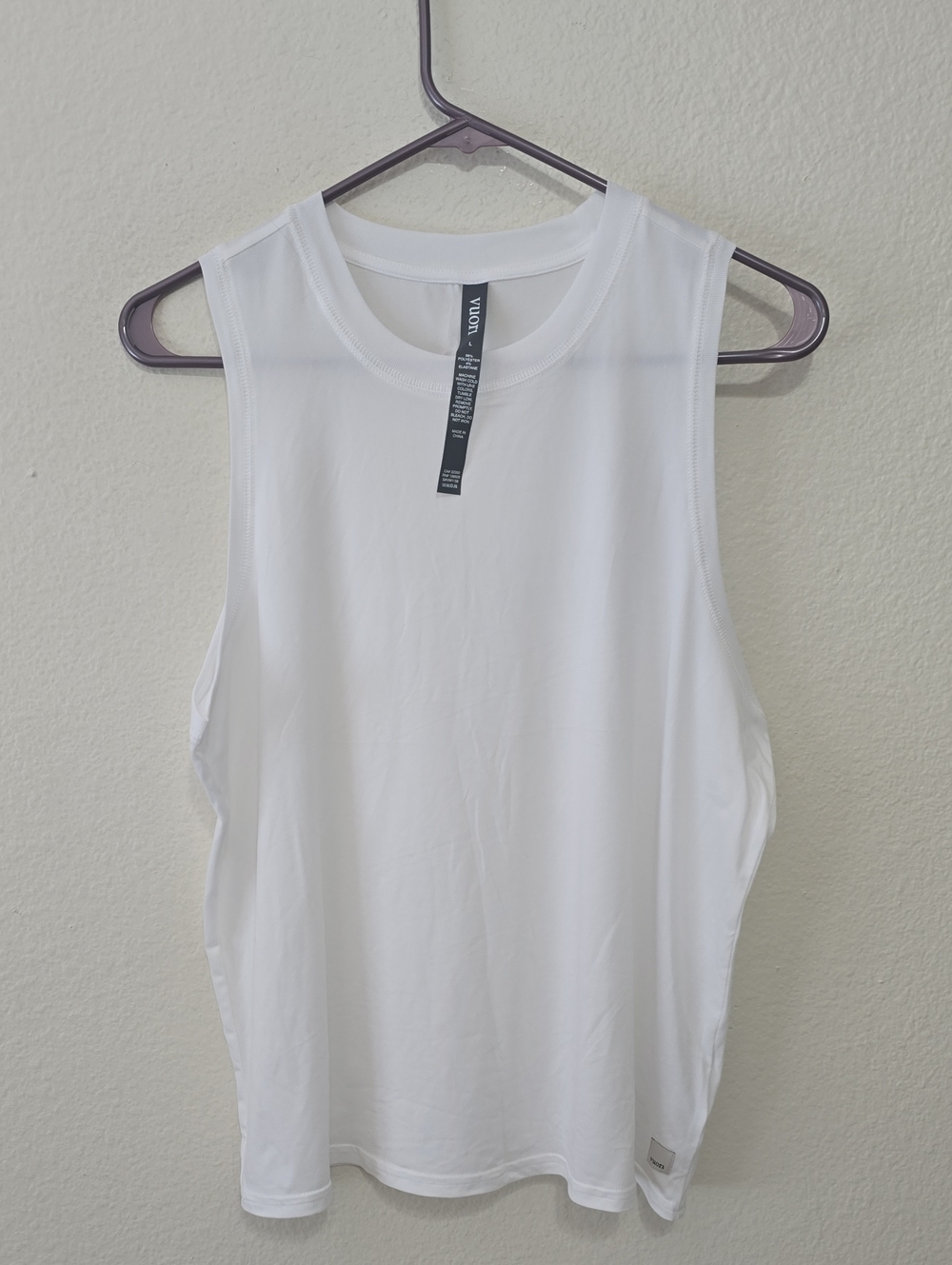 Vuori White Performance Muscle Tank L Unisex